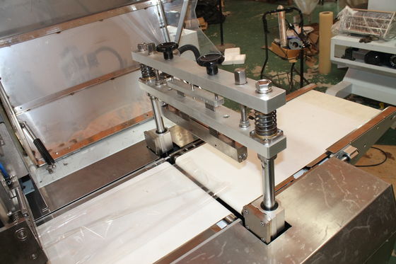 বালিশ ব্যাগ মাংস / ডাম্পলিং হিমায়িত খাদ্য প্যাকিং মেশিন